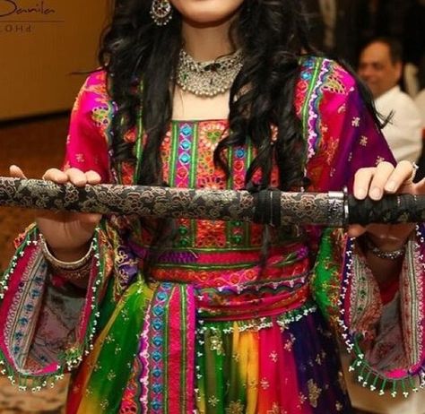 afghan wedding - Google Search Iranian Wedding Dress, Afghanistan Culture, Iranian Wedding, Mehndi Dresses, Afghani Clothes, Afghan Wedding, Afghan Girl, National Clothes, Desi Wear