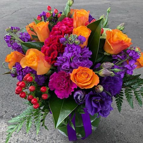 Bright Colored Floral Arrangements, Purple And Orange Flower Arrangements, Bouquet Of Flowers In Vase, Flower Arrangements For Table, Colorful Flower Arrangements, Floral Arrangements Ideas, Bright Colored Flowers, Porch Fence, Buying Flowers