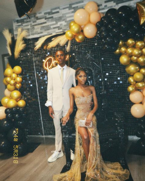 Golden Hour Prom Dress, Prom Dresses Gold Champagne, Gold Dresses Black Women, Prom Set Up, Light Brown Prom Dress, White And Gold Dresses, Prom Colors Schemes, Gold Prom Dresses Black Women, Prom Ideas Theme