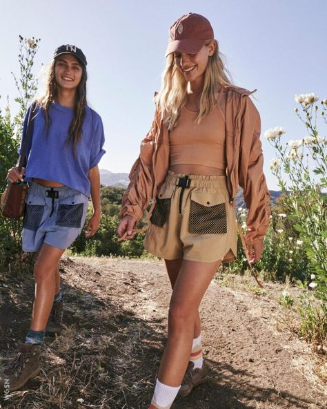 Key Items Fashion: Women’s Active Apparel S/S 24 - WGSN Fashion Outdoorsy Style Women Summer, Granola Girl Hiking Outfits, Summer Outdoor Outfit, Hiking Chic, Granola Summer Outfits, Granola Girl Summer Outfits, Camping Aesthetic Outfits, Hiking Aesthetic Outfit, Stylish Hiking Outfit