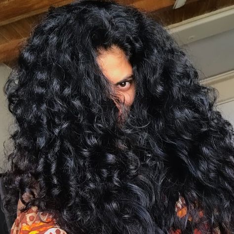 Black Curly Hair Aesthetic Faceless, Long Big Curly Hair, Curly Hair Latina, Coven Of Chaos, Long Thick Curly Hair, Long Hair Inspiration, Hair Goal, Big Curly Hair, Hair Flow