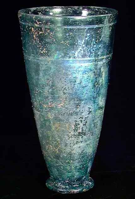 Rare Ancient Roman Iridescent Glass Beaker 1st century AD Roman Artifacts, Ancient Roman Glass, Art Premier, Roman Art, 1st Century, Roman Glass, Gorgeous Glass, Medieval Art, Ancient Artifacts