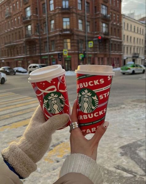 I <3 Starbucks!! ♥️ ✨ #christmas #preppy #starbucks #snow #preppychristmas #aesthetic ✨ Red Cup, Christmas Dreaming, Preppy Christmas, Starbucks Christmas, Cosy Christmas, Christmas Feeling, Christmas Lovers, Christmas Inspo, Warm Christmas