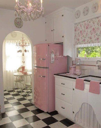 15 Fabulous Shabby-Chic Kitchens - Walls of Wonderland Cocina Shabby Chic, Decoration Shabby, Purple Kitchen, Casa Vintage, Pink Kitchen, Chic Kitchen, Shabby Chic Kitchen, Retro Home Decor, Retro Home