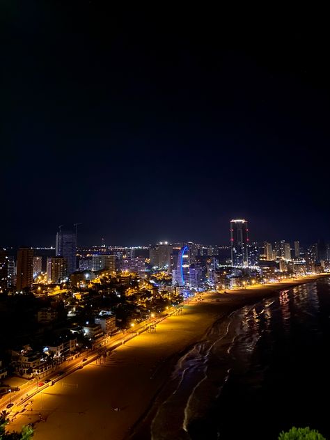 Benidorm Aesthetic, Foto Aesthetic, Benidorm, Life Plan, Real One, Modern City, Life Purpose, San Francisco Skyline, Summer Vibes