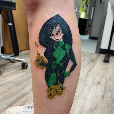 alyssa🌙 on Instagram: “Shego for Madison today! Thanks for always getting the coolest tattoos💚” Shego Tattoo, Coolest Tattoos, Spiderman Tattoo, Black Girls With Tattoos, Back Tattoo Women, Kim Possible, Funny Tattoos, Creative Tattoos, Back Tattoo