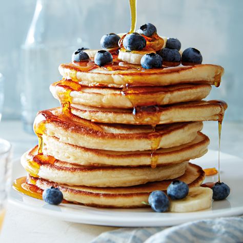 6 Tips for Making Perfect Pancakes | Williams-Sonoma Taste Almond Flour Pancakes, Cottage Cheese Pancakes, American Pancakes, Pancakes From Scratch, Perfect Pancakes, Pancake Stack, How To Make Pancakes, Blueberry Pancakes, Buttermilk Pancakes