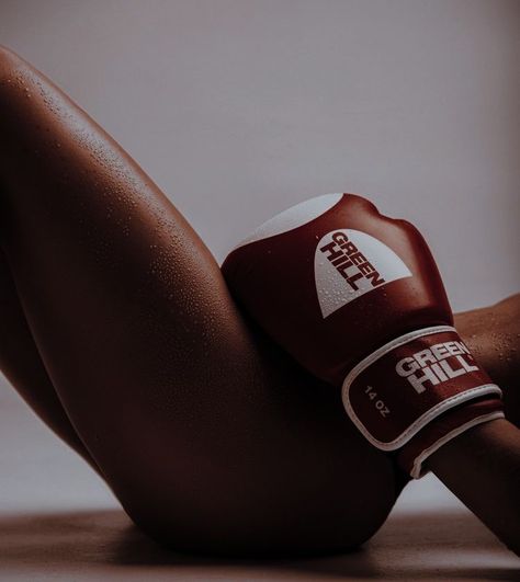 Cammora Chronicles, Boxer Aesthetic, Female Boxer, Female Boxers, Boxing Girl, Photographie Portrait Inspiration, Fitness Photoshoot, Cora Reilly, Women Boxing