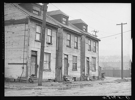 The Theory Behind The Pittsburgh Toilet Is Eye-Opening Cookie Tables, Shoofly Pie, Pennsylvania History, Fire Hall, Pennsylvania Travel, Shoo Fly, Steel Worker, Breathtaking Photography, Gordon Parks