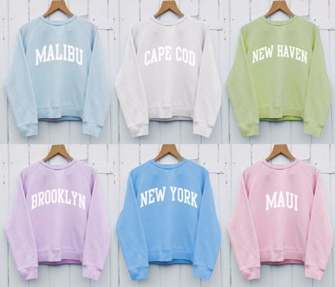 Cute Crewneck Sweatshirt, Preppy Sweatshirts, Cute Crewneck, School Sweatshirts, Casual Preppy Outfits, Cute Shirt Designs, Comfy Sweatshirt, Cute Sweatshirts, Custom Sweatshirts