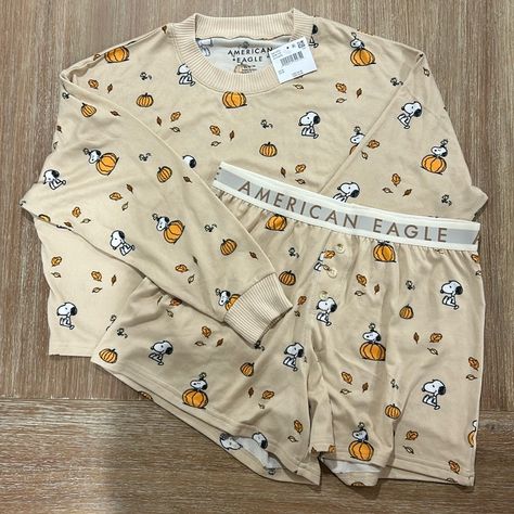 Brand New With Tags Viral Peanuts Snoopy Women’s Plush Pj Set. Relaxed Fit Top And High-Rise Short Size Medium Peanuts Fall, Snoopy Fall, Snoopy Pajamas, Pumpkin Plush, Cozy Pjs, Shorts Pajamas, Cute Pjs, Cozy Fall Outfits, Cute Pajama Sets