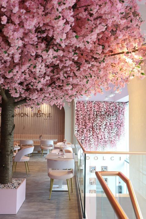 Haute Dolci, a luxury dessert restaurant in London's Wembley Park. Floral Cafe Interior Design, Hair Shop Aesthetic, Floral Restaurant Design, Sweet Shop Interior Design, Flower Bar Ideas, Floral Cafe, Pink Restaurant, Most Beautiful Restaurants, Tea Room Decor