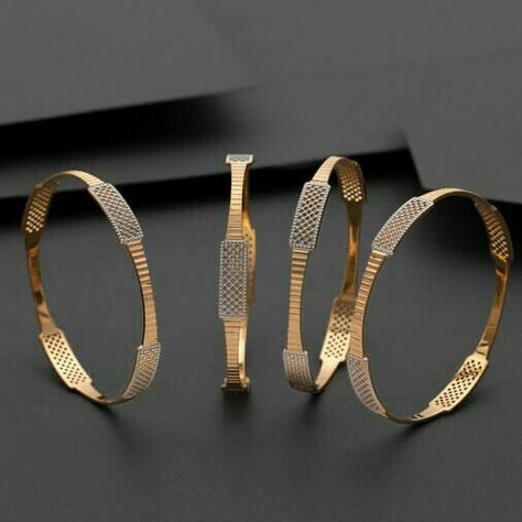 Latest Gold Bangles, Amrapali Jewellery, Plain Gold Bangles, Gold Jewels Design, Gold Bangles For Women, New Gold Jewellery Designs, Gold Bangle Set, Diamond Bangles, Modern Gold Jewelry