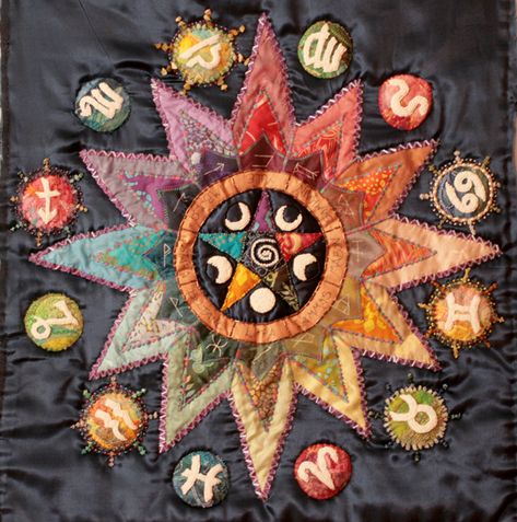 Wicca Crafts, Witch Quilt, Pagan Crafts, Magic Crafts, Pagan Art, Witch Craft, Witchy Crafts, Cute Quilts, Halloween Quilts