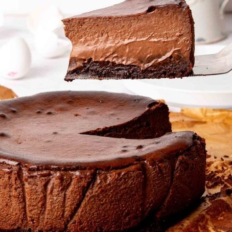 Chocolate Brownie Basque Cheesecake - Ems Foodie Fix Chocolate Basque Cheesecake, Western Desserts, Ultimate Chocolate Brownies, Chocolate Bar Cakes, Sticky Toffee Pudding Cake, Triple Chocolate Muffins, No Bake Blueberry Cheesecake, Cinnamon Roll Cheesecake, Basque Cheesecake