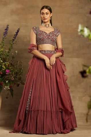 Tiered Lehenga, Pleated Lehenga, Indian Fits, Ruffle Dupatta, Party Wears, Long Gown Design, Wedding Lehenga Designs, Ethnic Gown, Dress Book