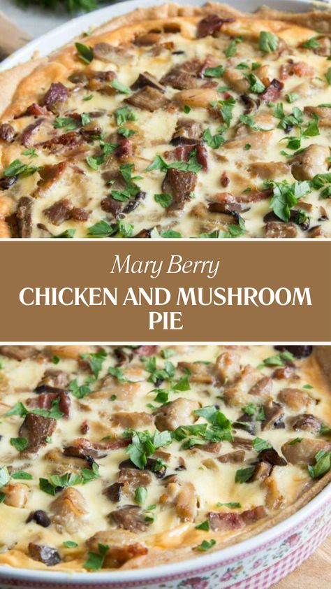 Mary Berry Chicken And Mushroom Pie Marry Berry Recipes, Bacon Pie Recipe, Bienenstich Recipe, Savoury Meals, Chicken And Mushroom Pie, Savoury Pies, Chicken Mushrooms, Mary Berry Recipe, Quick Family Meals