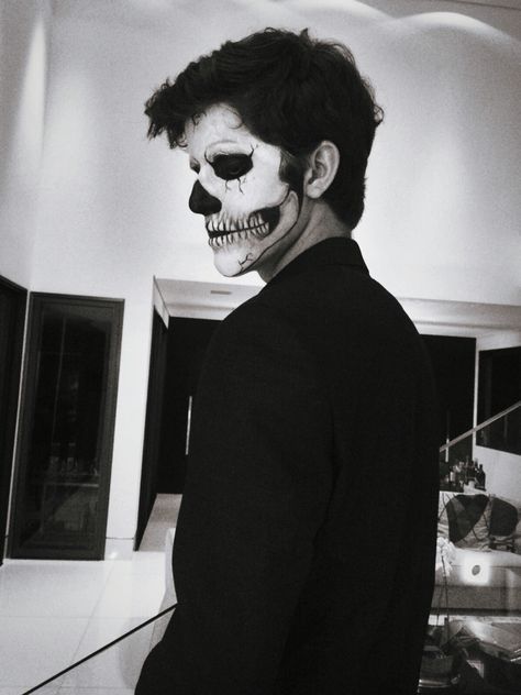 #skull #men #makeup #male #halloween Skull Men Halloween, Skull Male Makeup, Half Skull Makeup Men, Male Skeleton Makeup, Skull Face Makeup Men, Halloween Face Makeup For Men, Male Skull Makeup, Skull Makeup Men, Skeleton Face Makeup