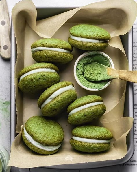 Matcha Sandwich Cookies, Matcha Vegan Recipes, Vegan Matcha Dessert, Vegan Sandwich Cookies, Vegan Matcha Cookies, Superfood Cookies, Recipes With Vegan Butter, Matcha Food, Matcha Vegan