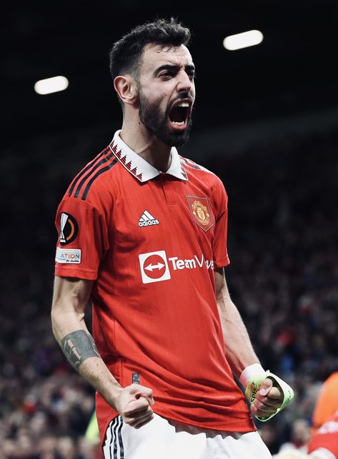 Team V, Bruno Fernandes, Uzumaki Boruto, Soccer Player, Read Image, Soccer Players, Manchester United, Fifa, Manchester