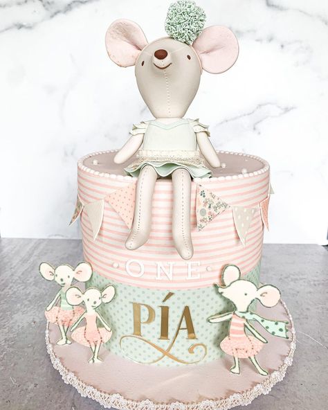 Maileg Party, Maileg Mouse, Bunny Cake, Notebook Ideas, Girl First Birthday, Smash Cake, Vintage Cake