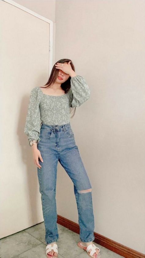 Classy Everyday Outfits Summer Casual, Daily College Outfits, Everyday College Outfits, Casual College Outfits Indian, Casual College Outfits Summer, Face Hide Poses, Everyday Outfits Summer, College Outfits Summer, Casual College Outfits