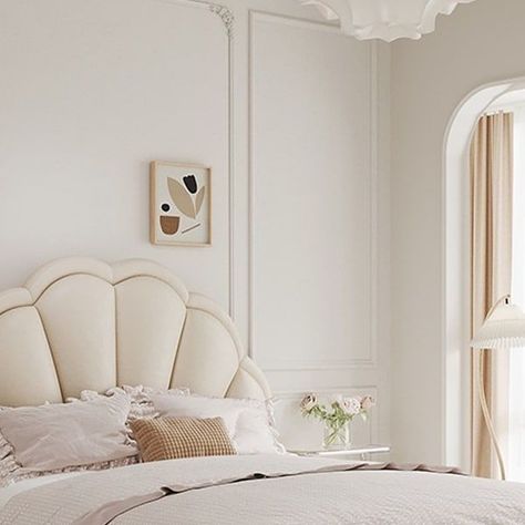 Casaspace on Instagram: "Add vintage luxury to your bedroom with this Figueroa Beige Suede Fabric Flower Shaped Headboard Modern Bed Frame. Its unique flower shaped headboard and modern design will make it an attractive gift for your daughter or female friends. Comfortably support your mattress and create a timeless look with this bed frame. https://casaspace.com.au/products/figueroa-beige-suede-fabric-flower-shaped-headboard-modern-bed-frame-king-size #bedroomideas #bedframes #bedroomideas #bed Headboard Modern, Unique Headboards, Shaped Headboard, Modern Bed Frame, Instagram Add, King Bed Frame, Woman Bedroom, Unique Flower, Female Friends