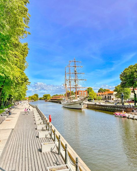 Postcards from Klaipeda, Lithuania 📸✨ On first glance you might think there isn't much to see in Klaipeda, but the truth is that there's loads to see and do and definitely enough for a weekend city break. The city is split roughly in half - nearer to the port you'll find the old town with beautiful historic buildings, cobblestone streets and sculptures everywhere. By the dock, the boy stood on the rock waves his hat at all of the sailors going out to sea. Further inland you'll find the mous... Weekend City Break Outfit, Klaipeda Lithuania, Baltic Cruise, Planning Hacks, Travelling Tips, Cobblestone Streets, Luxury Restaurant, City Break, The Boy