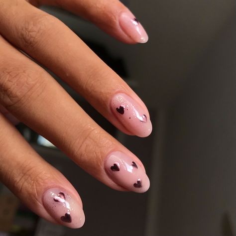 Nail Inspo For Fall 2023, Rose Gold Heart Nails, Metallic Heart Nails, Gold Chrome Heart Nails, Red Chrome Heart Nails, Valentine Chrome Nails, Chrome Nails With Hearts, Valentines Chrome Nails, Chrome Nails Heart