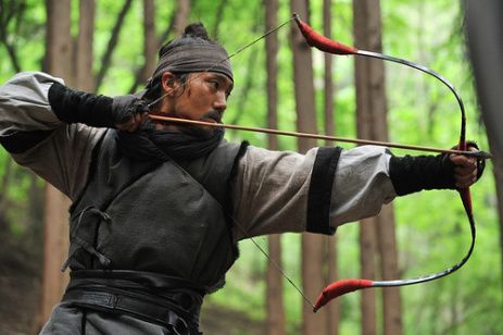 Survivalist Character, Archer Pose, Archery Poses, Horseback Archery, Short Bow, Horse Bow, Soldier Images, Archery Arrows, Archery Bows