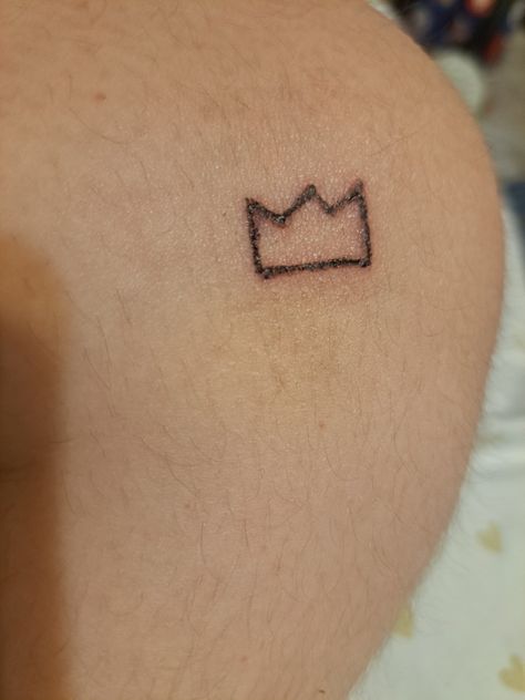 Technoblade Crown Tattoo, Technoblade Inspired Tattoos, Mcyt Tattoo Ideas, Tattoo Ideas Minecraft, Wilbur Soot Tattoo Ideas, Dreamsmp Tattoo, Tattoo Ideas Technoblade, Mcyt Tattoo, Ranboo Tattoo