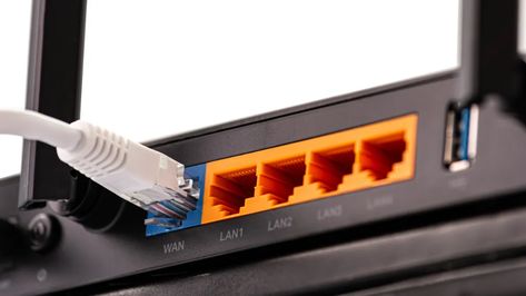 A great wireless networking setup is the cornerstone of a home or apartment, because no one wants to be chained to a desktop if they don’t have to be. Wifi is also one of the most frustrating things to set up and troubleshoot. If you’re plagued by slow speeds, bad reception, and other wifi issues, here are 10 ways you can power up your home’s wireless network. Diy Tools Homemade, Best Router, Wifi Booster, Life Hackers, Wifi Extender, Small Business Start Up, Modem Router, Wifi Signal, Wireless Network