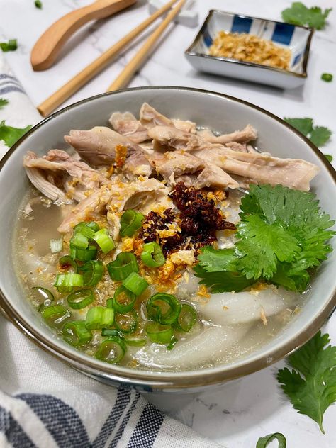 Khao Piak, Thai Noodle Soups, Thai Chicken Soup, Asian Soup Recipes, Noodle Soups, Asian Noodle Recipes, Laos Food, Asian Soup, Asian Inspired Recipes