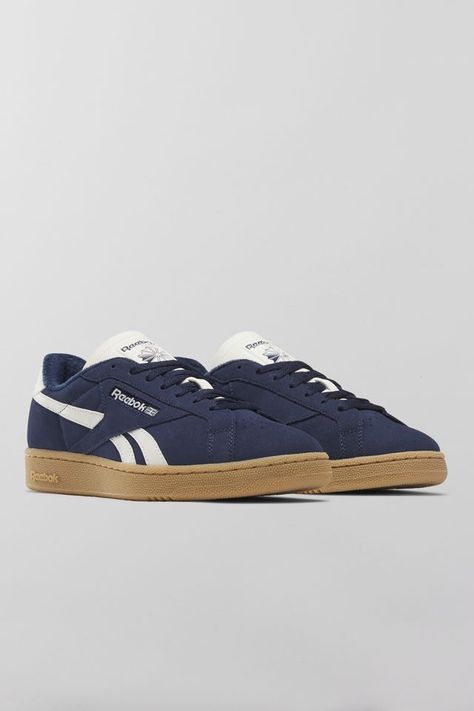 Reebok Club C Grounds UK Sneaker Shoes Everyday, Club C Reebok Outfit, Shoes For Jeans, Rebock Shoe Aesthetic, 90s Shoes Sneakers, Reebok Outfit Woman, Dress Sneakers, Lifestyle Sneakers Women, Reebok Aesthetic