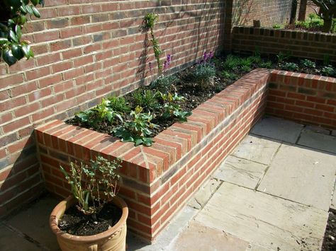 Brick Raised Garden Beds, Brick Flower Bed, Brick Planter, Garden Bed Layout, Patio Seating Area, Brick Patio, Building Raised Garden Beds, Raised Flower Beds, Building A Raised Garden