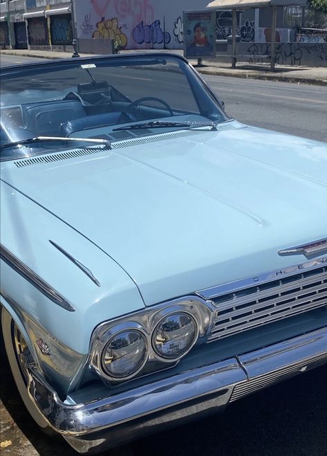 Vintage Car Convertible, Light Blue Classy Aesthetic, Blue Old Car Aesthetic, Vintage Blue Car Aesthetic, Miami Blue Car, Light Blue Car Aesthetic, Blue Aesthetic Vintage Retro, Light Blue Car Accessories, Car Blue Aesthetic