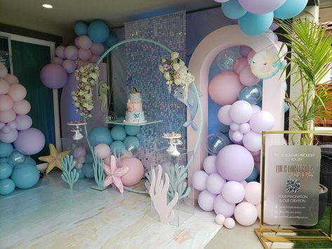 Under the sea | CatchMyParty.com Sea Birthday Party Ideas, Birthday Under The Sea, Under The Sea Birthday Party, Under The Sea Birthday, Mermaid Theme Party, Sea Birthday Party, Sea Photo, Sea Birthday, Mermaid Theme