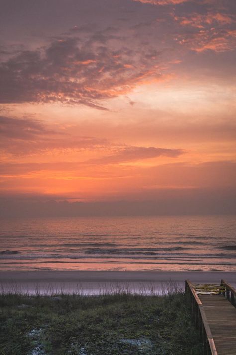 Sunrise in Jacksonville, Florida >>>This is why I really need to set my alarm earlier. I can't remember the last time I saw a sunrise and it's so beautiful! Jacksonville Beach Florida, Jacksonville Beach, Jacksonville Florida, Florida Travel, Jacksonville Fl, Florida Beaches, Key West, Vacation Spots, Beach Trip