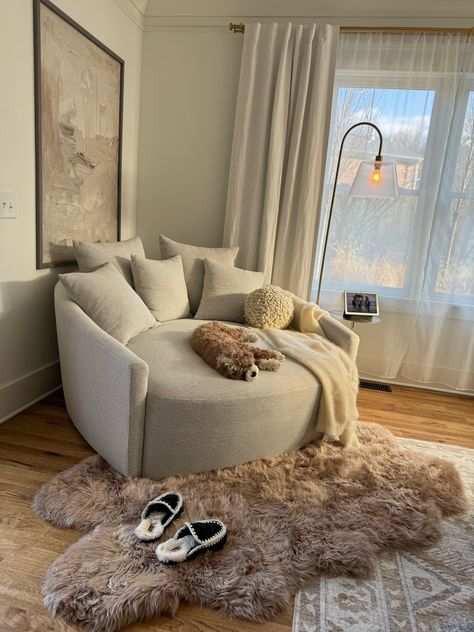 Aesthetic Couch In Bedroom, Corner Couch Ideas, Chaise Lounge Bedroom Cozy Corner, Media Lounger, Reading Couch, Room Couch, Couch Aesthetic Cozy, Oversized Chaise Lounge Comfy, Big Comfy Chair Aesthetic