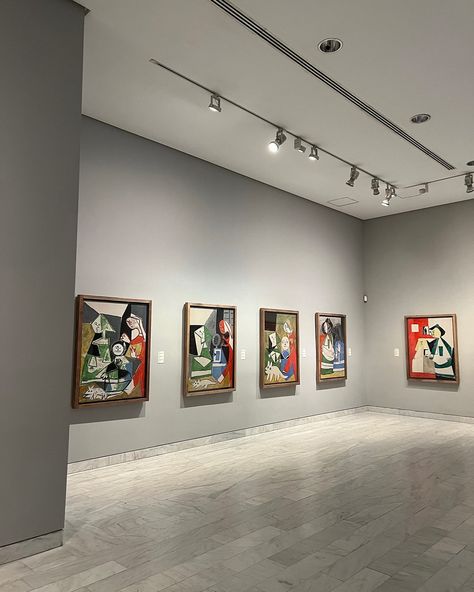 Photos from my visit of the Picasso Museum in Barcelona! 🖼️ Reminder to always check if there are free admission days - it’s usually sundays but with this particular museum it was thursday to saturday in the evening and you had to book your tickets. Strolling through Carrer Montcada in the later hours of the day was incredible though, wish I had more time to see a flamenco show. . . . #picassomuseum #museupicasso #barcelonaart #artlovers #picasso #barcelonamuseums #arthistory #cataloniaart #e... Picasso Museum Barcelona, Picasso Museum, Art History, Backpacking, Barcelona, The Day, The Incredibles