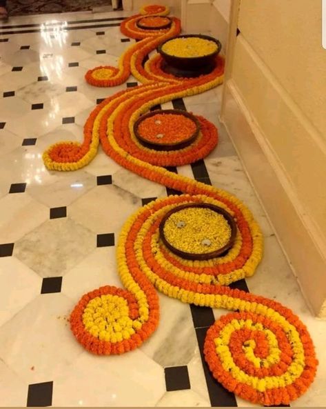 Marigold Flower Garland, Diwali Decorations At Home, Housewarming Decorations, Diy Diwali Decorations, Rangoli Ideas, Flower Decorations Diy, Mehndi Decor, Quilled Creations, Artificial Garland