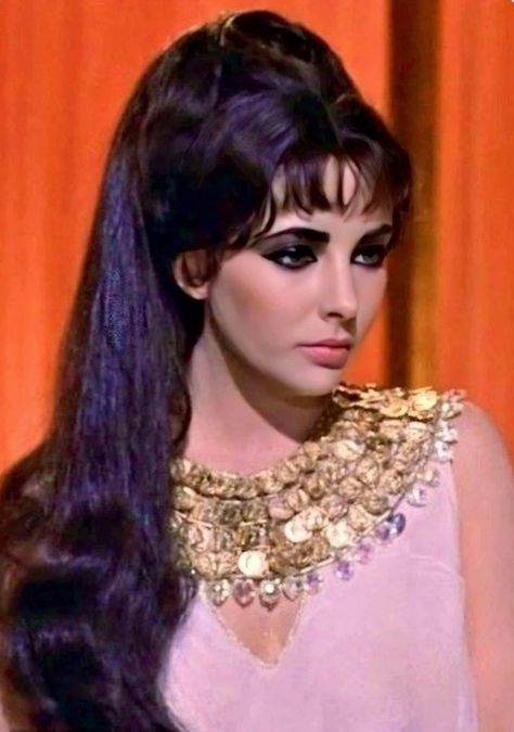 Egyptian Makeup Goddesses, Cleopatra Elizabeth Taylor, Elizabeth Taylor Eyes, Elizabeth Taylor Cleopatra, Elizabeth Taylor Jewelry, Egyptian Makeup, Queen Cleopatra, Vintage Black Glamour, Classic Actresses