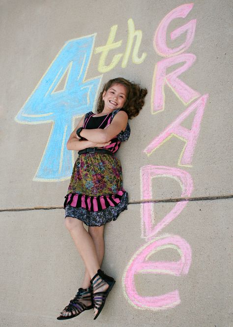 First Day Of School Picture School Picture Ideas, 1st Day Of School Pictures, School Pic, First Day Of School Pictures, Back To School Pictures, School Pto, Photography Hacks, School Picture, Baby Keepsakes