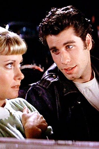 Famous Movie Couples, Best Movie Couples, Danny Zuko, Dance Contest, Couple Costumes, Hollywood Couples, Film Lovers, Singing In The Rain, Drive In Movie