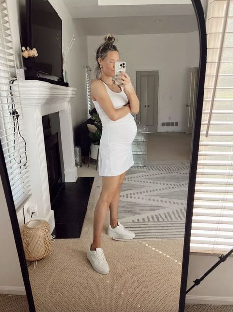 Maternity Tennis Skirt Outfit, Pregnant Tennis Outfit, Maternity Skirt Outfits Summer, Pregnant Golf Outfit, Maternity Golf Outfit, Maternity Athleisure Outfits Summer, Maternity Athleisure Outfits, Maternity Skirt Outfits, Spring Athleisure