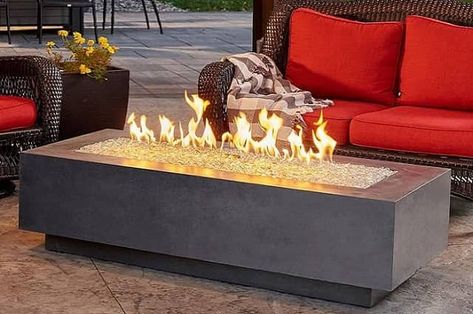 Fire Pit Buying Guide - Tailgater Magazine Grandma House, Concrete Outdoor Kitchen, Contemporary Fire Pit, Outdoor Cooking Spaces, Fire Pit Lighting, Natural Gas Fire Pit, Metal Outdoor Furniture, Propane Fire Pit Table, Outdoor Sinks