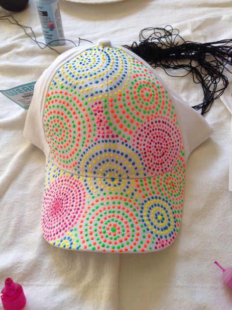 Puff paint hat Puff Paint Designs, Puff Paint Art, Puff Paint Shirts Ideas, Painted Hats Diy, Puff Paint Crafts, Puff Paint Ideas, Painted Bucket Hat Ideas, Puffy Paint Designs On Shirts, Cap Painting