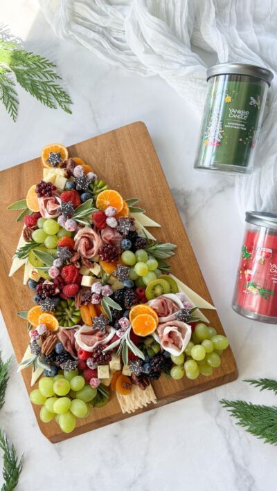 Gallery – Berry & The Boards Christmas Cuterie Board Ideas, Christmas Tree Cheese Board, Tree Cheese Board, Charcuterie Christmas, Christmas Tree Cheese, Hosting Gift, Cheese Tree, Christmas Cheese Boards, Holiday Flavors