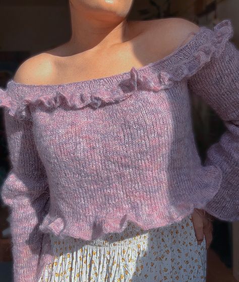 Cute ruffle crop top pattern - The Day Dreaming Top available now ! #summerknitting #croptop #cuteknits #ruffle #balloonsleeve #knitting #handmade Knit Ruffle Top, Summer Knit Top With Ruffle Sleeves, Ruffle Knitting Pattern, Spring Knit Crochet Top With Ruffles, Crochet Top With Ruffled Sleeves, Top Knitting Pattern, Crop Top Pattern, Day Dreaming, Knit Shrug