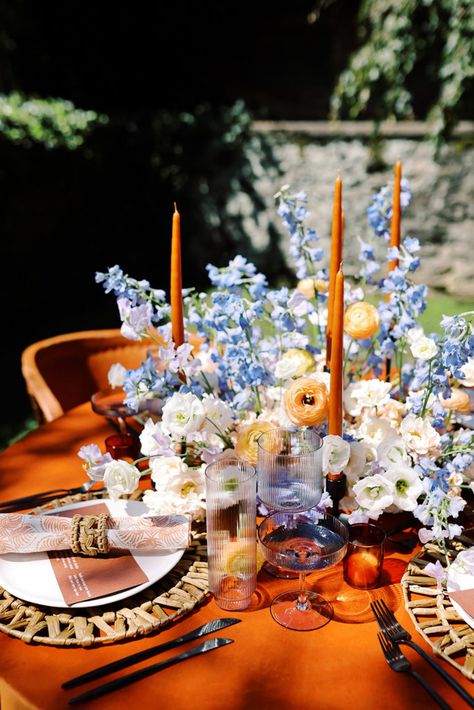 Harvest Themed Wedding, Brunch Wedding Table Decor, Blue And Orange Flower Arrangements, Round Table Scape, Primary Color Wedding, Wedding Welcome Party Ideas, Orange And Blue Wedding Colors, Wedding Tables Ideas, Orange Wedding Florals